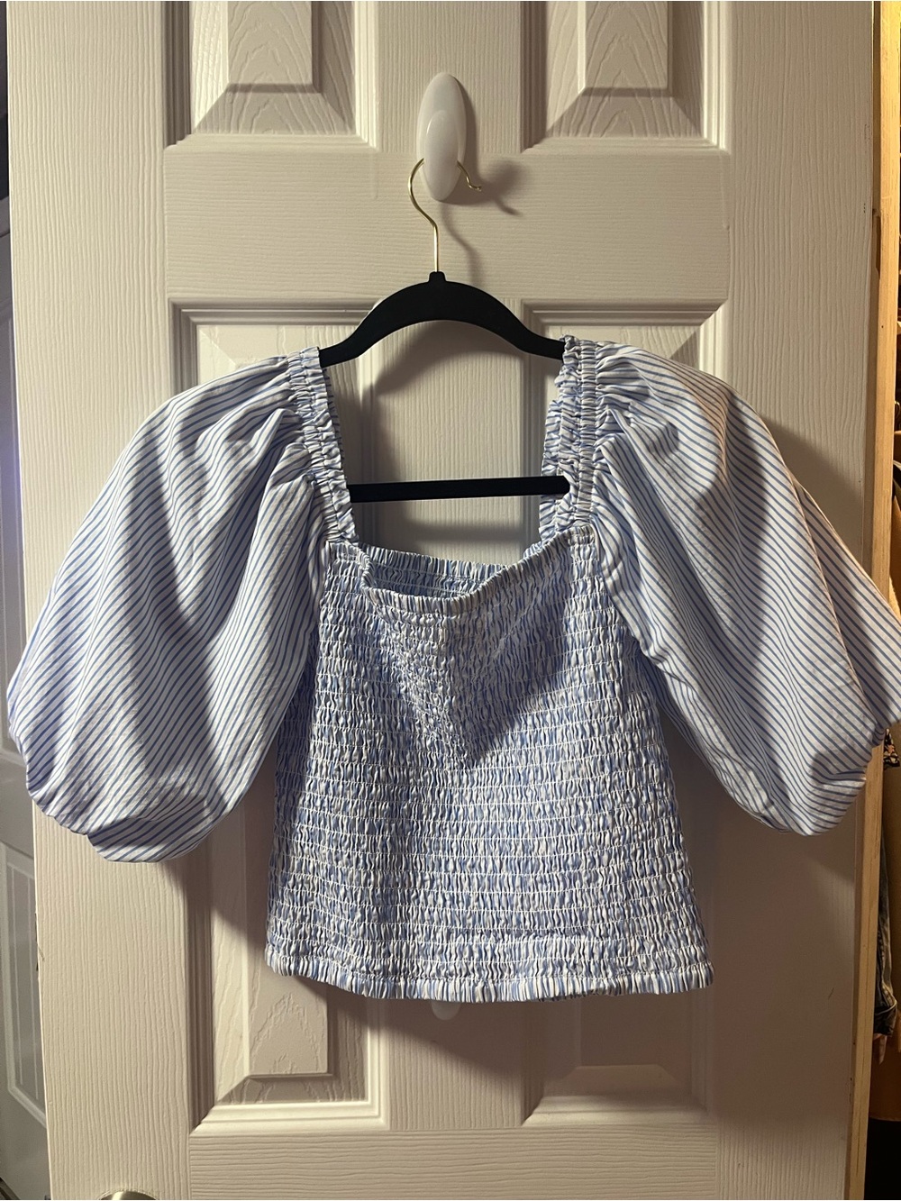Steve Madden Blue & White Striped Smocked Puff Sleeve Top - Picture 1 of 5